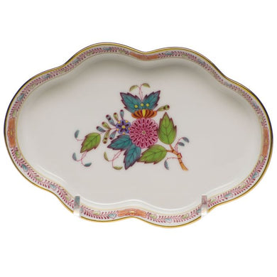 SMALL SCALLOPED TRAY