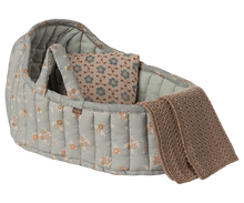 Carry cot, Large