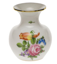 MEDIUM BUD VASE WITH LIP Collection