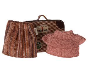 Knitted Blouse & Skirt in Suitcase, Mouse - Grandma