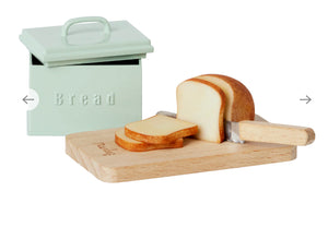 Mini Bread box w/cut board&Knif-11-1308-00