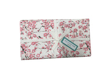 BLOSSOM TABLE RUNNER Collection