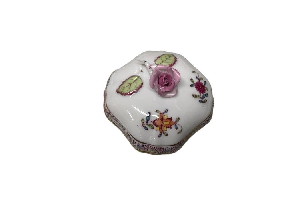 COVERED BONBON WITH ROSE