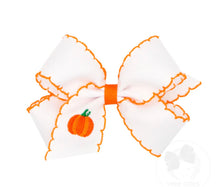 King Embroidered Bow w/Moonstitch Edge