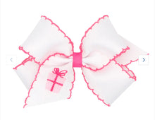 Medium Embroidered Bow w/Moonstitch Edge