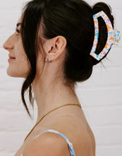 Open Fluttering By Hair Clip