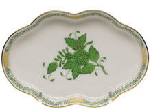 SMALL SCALLOPED TRAY