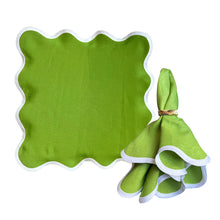 Set of 4 Linen Scalloped Square
