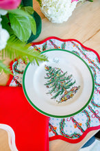 Set of 4 Round Scalloped Placemat | Carol of the Bells