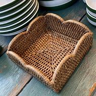 Rattan Scalloped Lunch Napkin Holder
