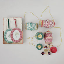 Photo Frame Ornament with Velvet Ribbon Hanger