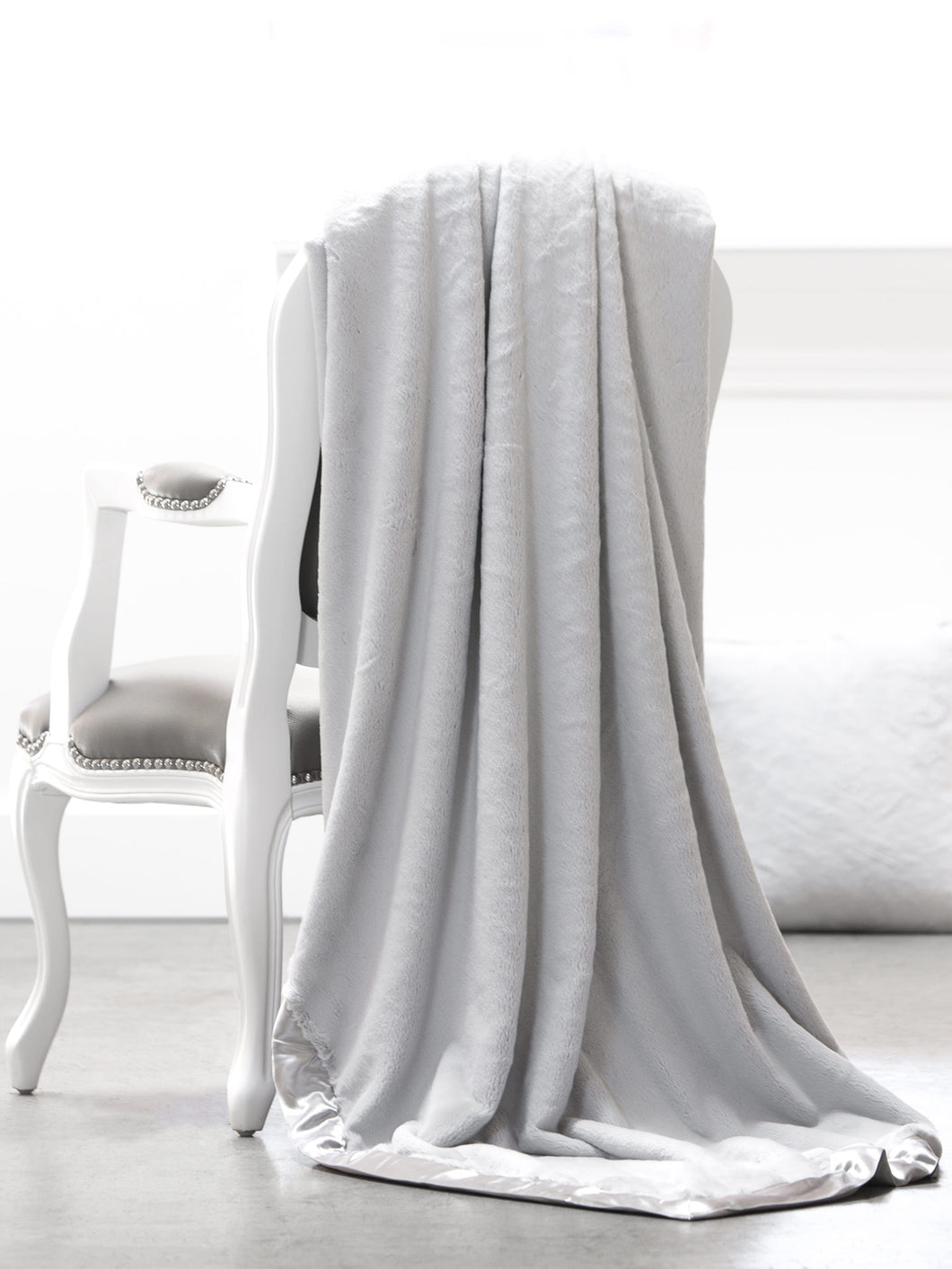 Little Giraffe Luxe Throw